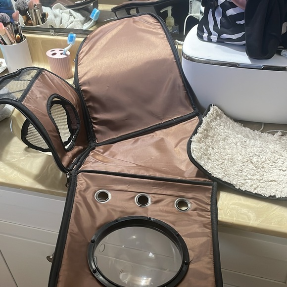 Cute cat carrier backpack in gray - Picture 6 of 7